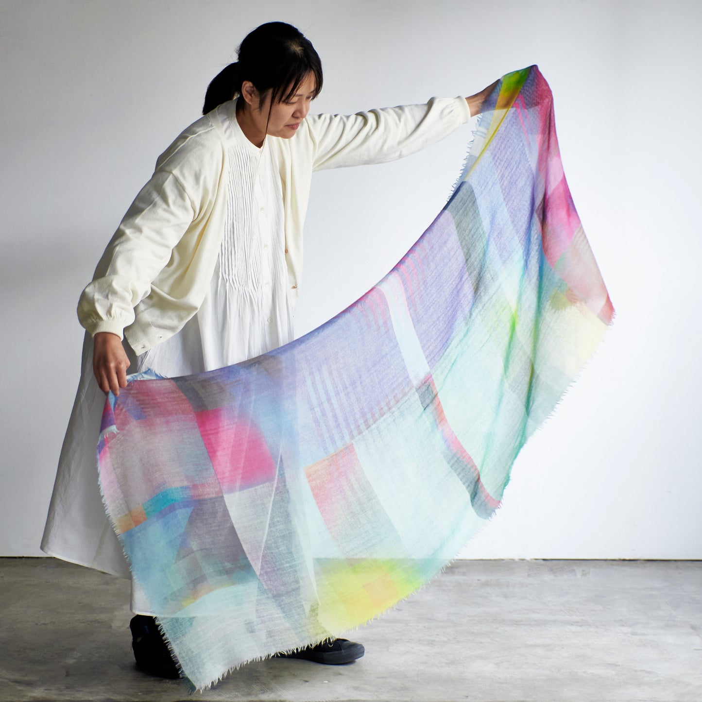 ふわりと軽くて柔らかい カシミヤストール GLIMMER OF A FIREFLY -2color