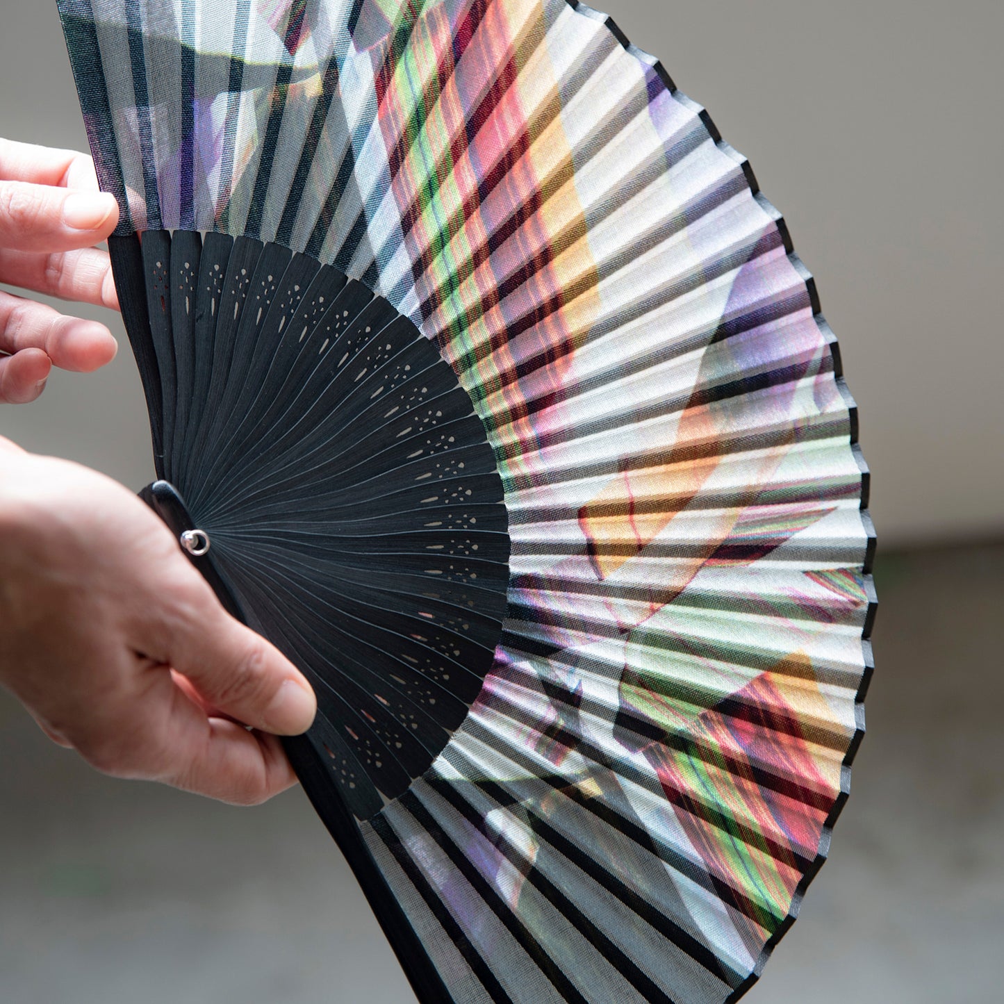 昔ながらの製法で仕立てた綿扇子 BLOCK DURING A WAVE _ 2 color