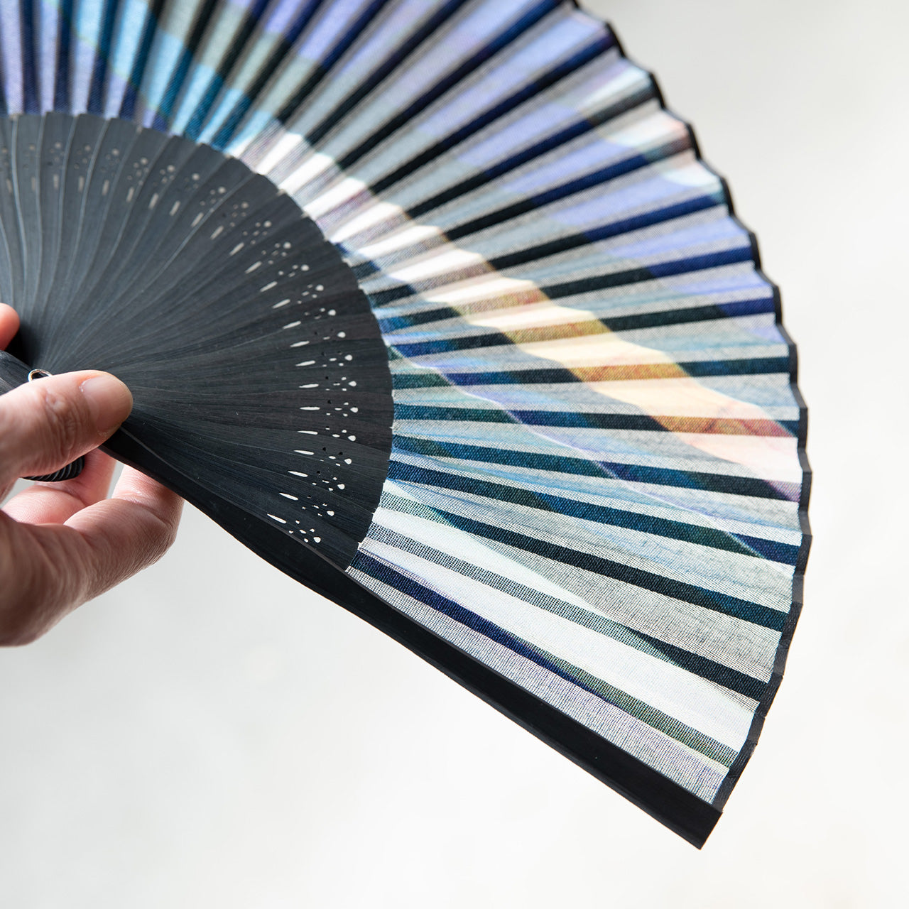 昔ながらの製法で仕立てた綿扇子 STONE BLOCK _ 2 colors