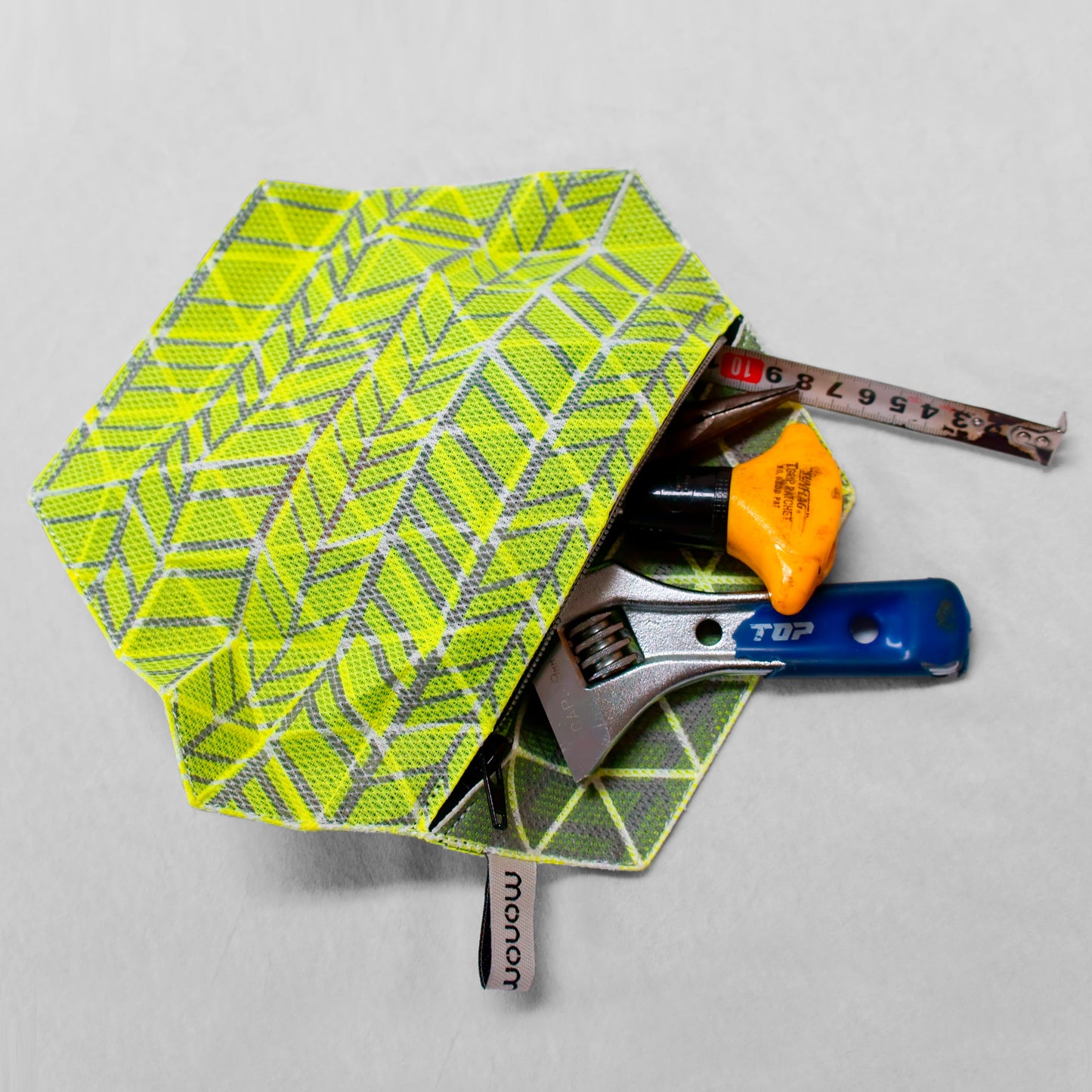 monomatopee カクカク不思議なポーチ _ TRAVEL CASE