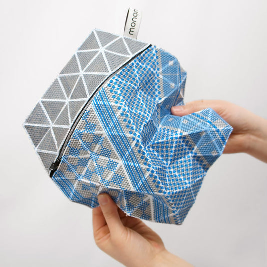 monomatopee カクカク不思議なポーチ _ TRAVEL CASE