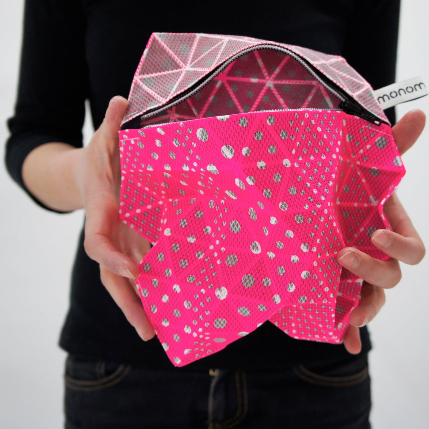 monomatopee カクカク不思議なポーチ _ TRAVEL CASE