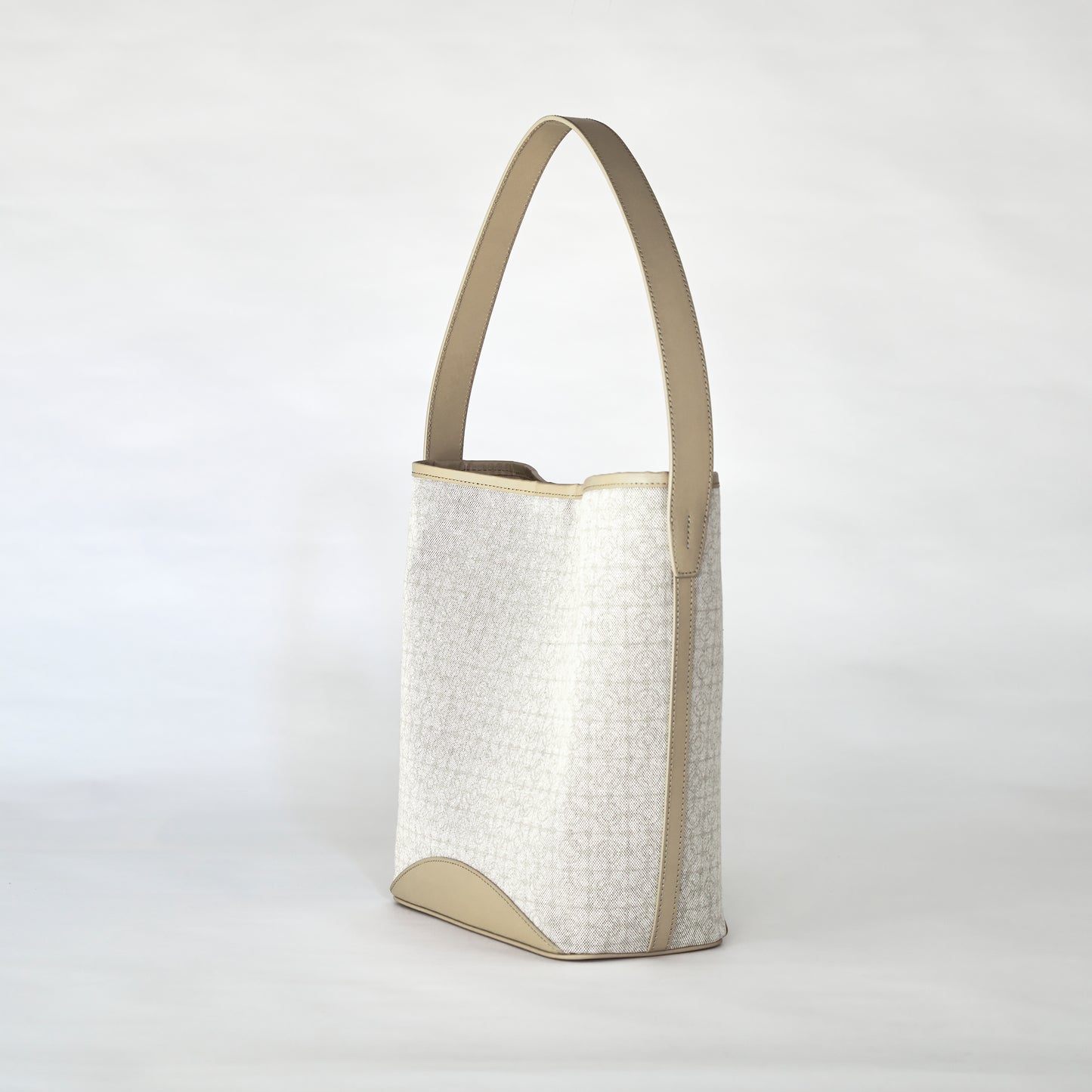 STEP One-Shoulder Tote